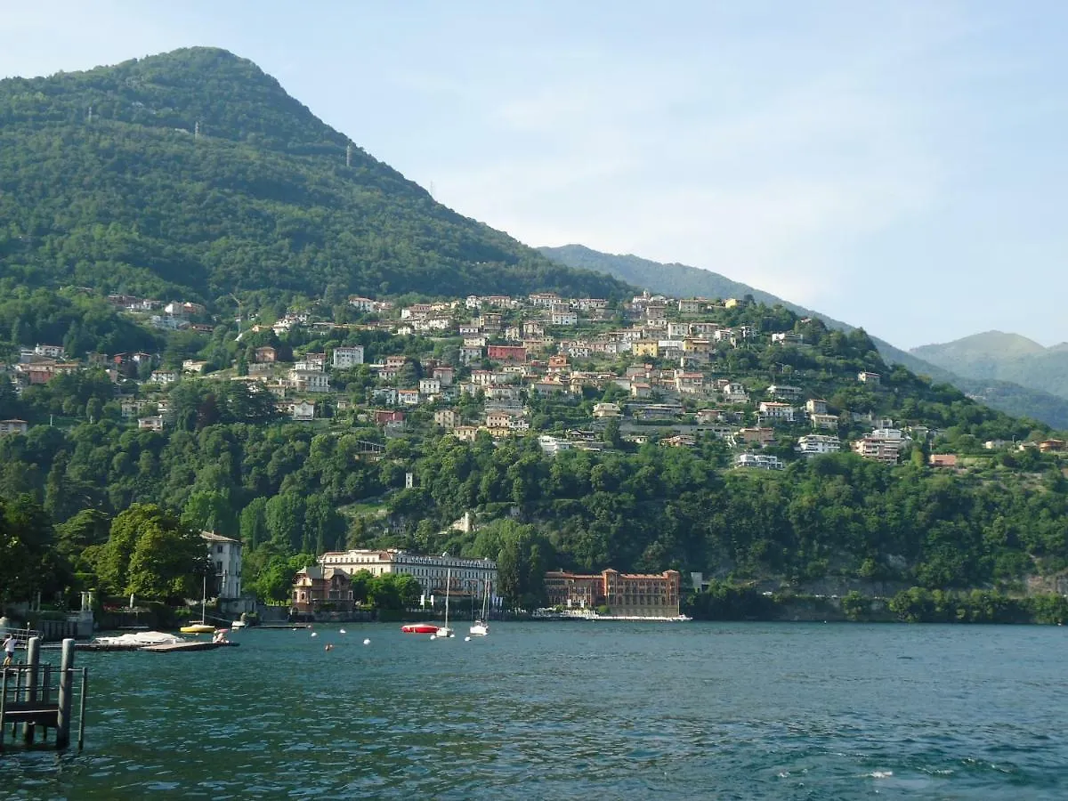 Villa La Cà in piaza à Cernobbio 0*,